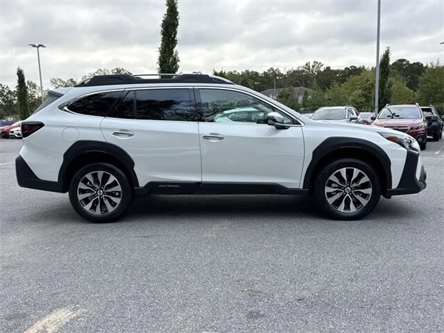 2025 Subaru Outback Touring photo 1
