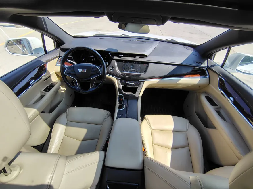 2018 Cadillac XT5 Premium Luxury photo 1