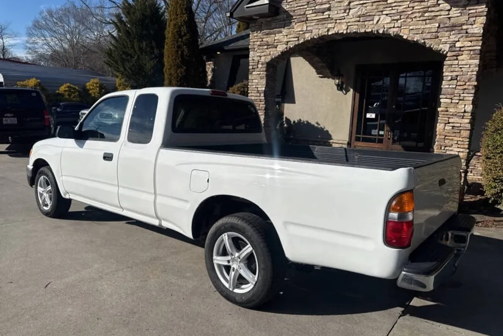 2001 Toyota Tacoma XtraCab photo 1