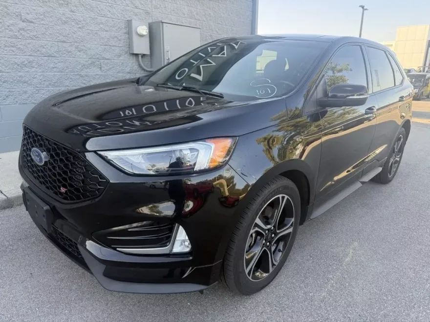 2019 Ford Edge ST photo 1