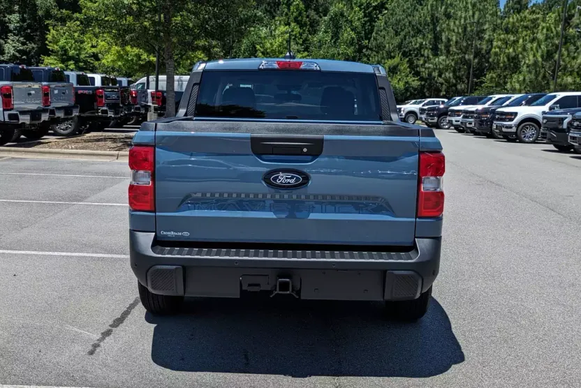 2025 Ford Maverick XLT photo 1