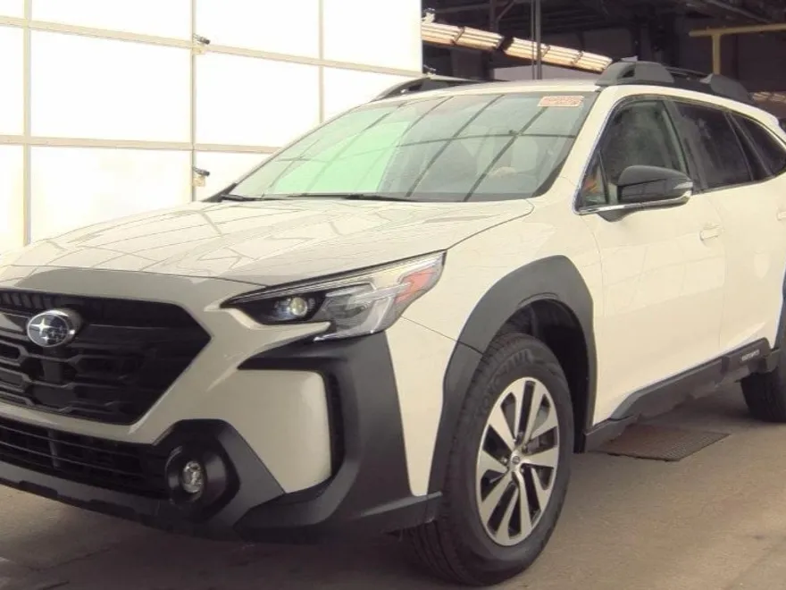 2024 Subaru Outback Premium photo 1