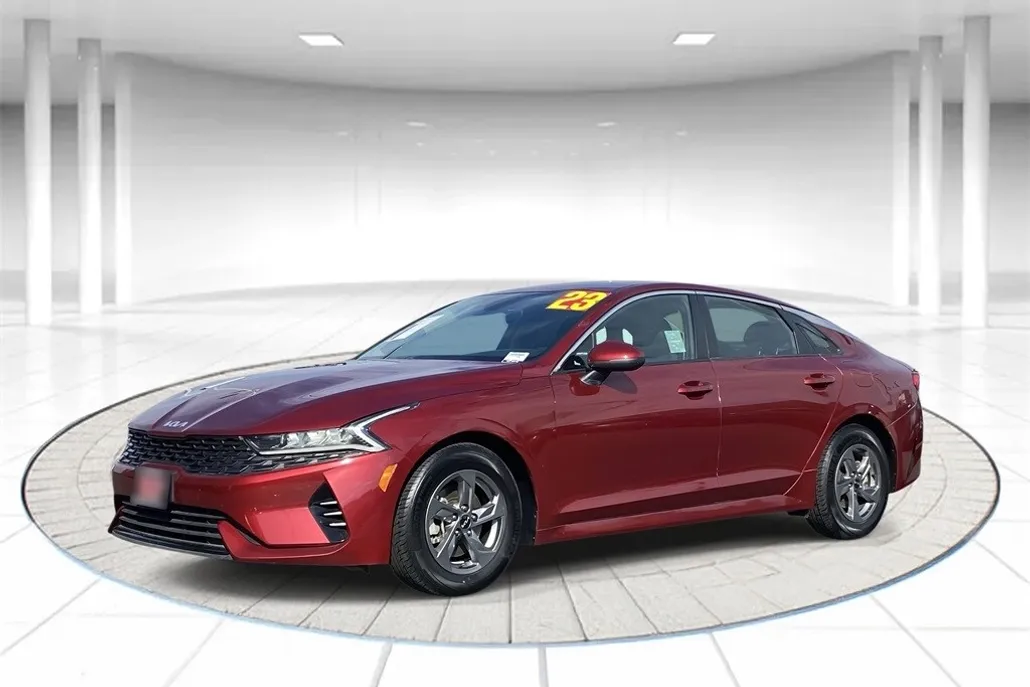 2023 Kia K5 LXS photo 1