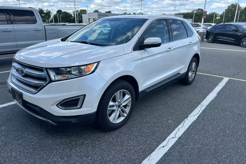 2015 Ford Edge SEL photo 1