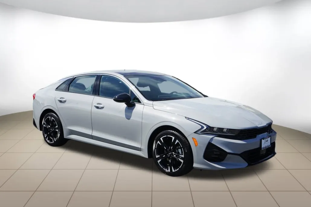 2024 Kia K5 GT-Line photo 1