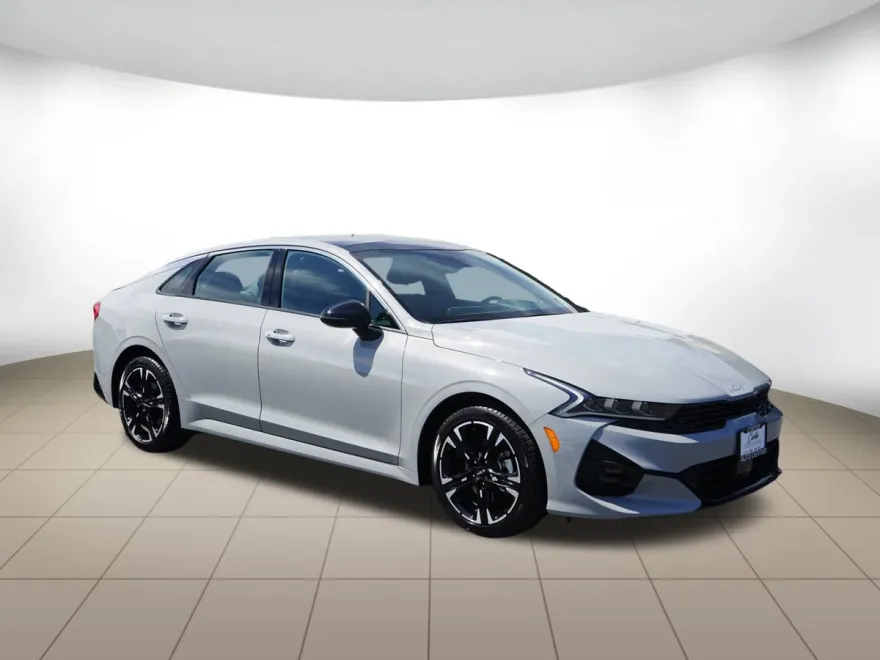 2024 Kia K5 GT-Line photo 1