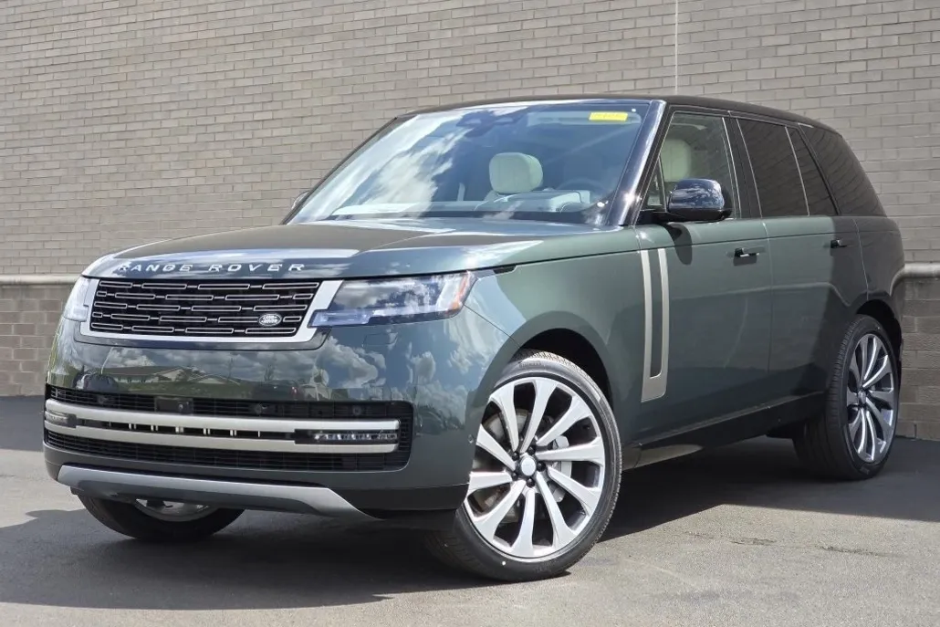 2025 Land Rover Range Rover SE photo 1