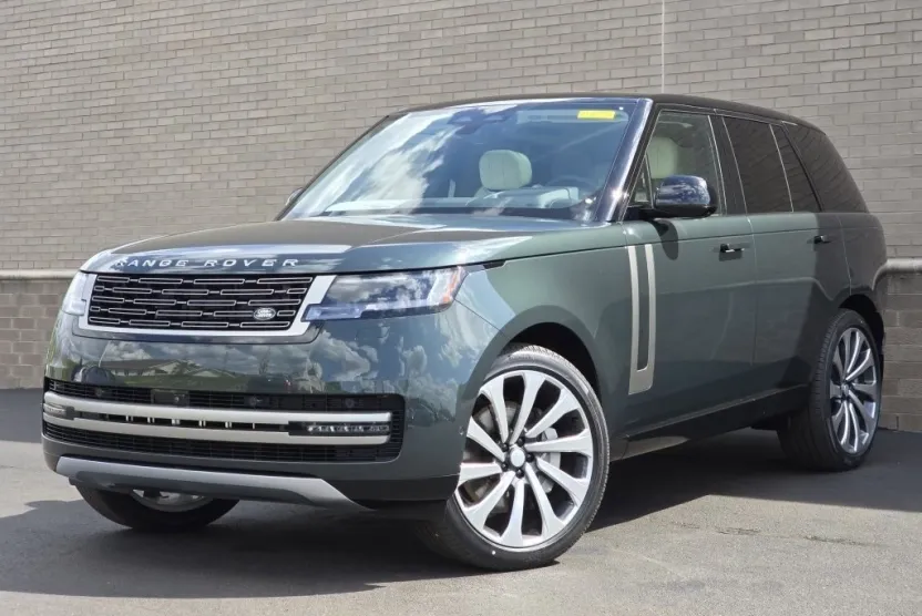 2025 Land Rover Range Rover SE photo 1