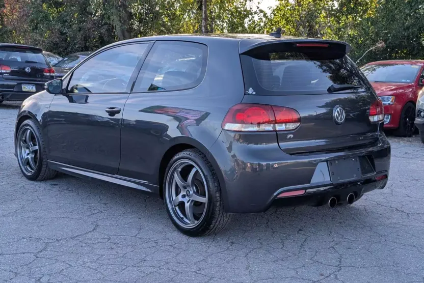 2013 Volkswagen Golf R photo 1