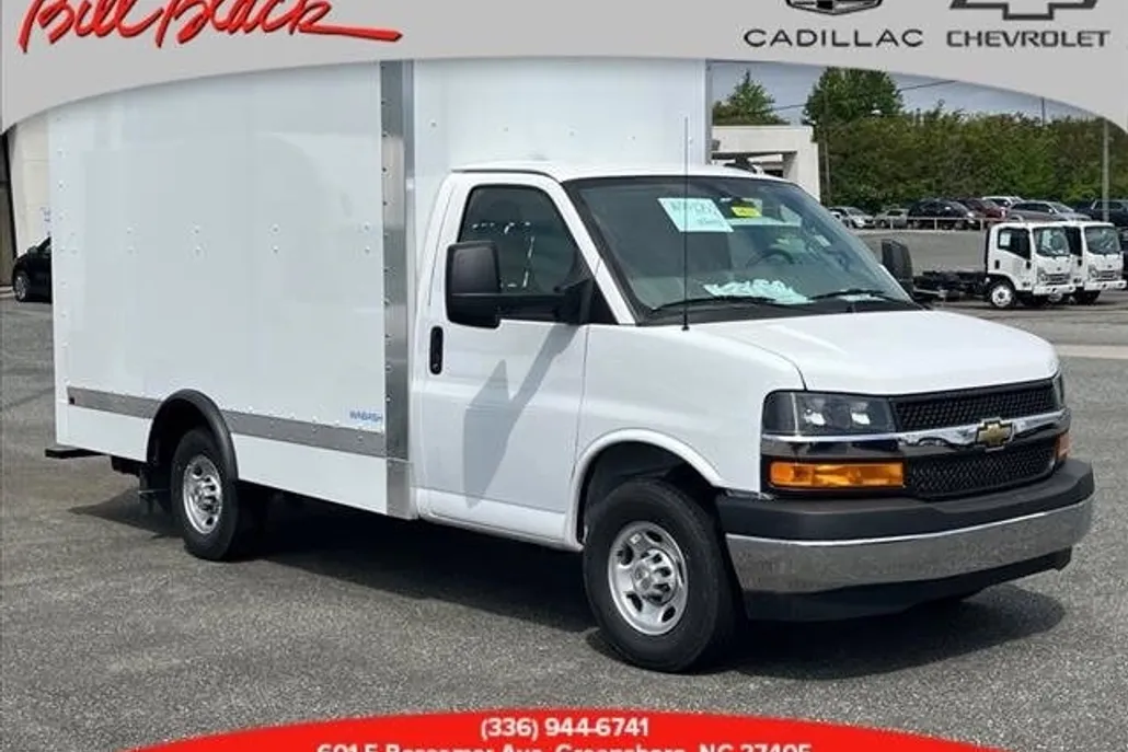2025 Chevrolet Express Cutaway 3500 photo 1