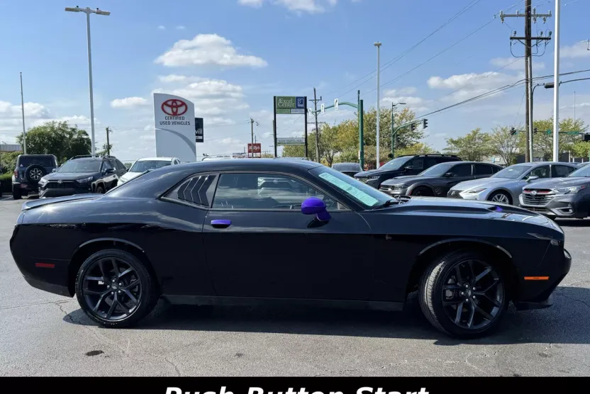 2023 Dodge Challenger SXT photo 1