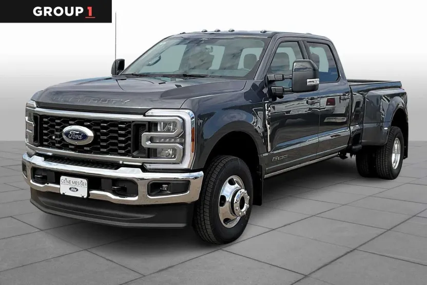 2026 Ford F-350 Lariat photo 1