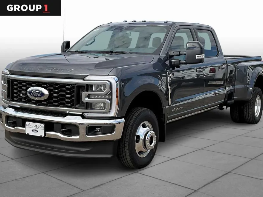 2026 Ford F-350 Lariat photo 1