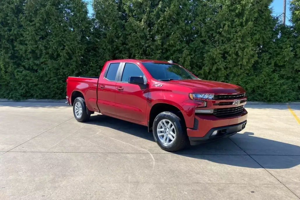2020 Chevrolet Silverado RST photo 1