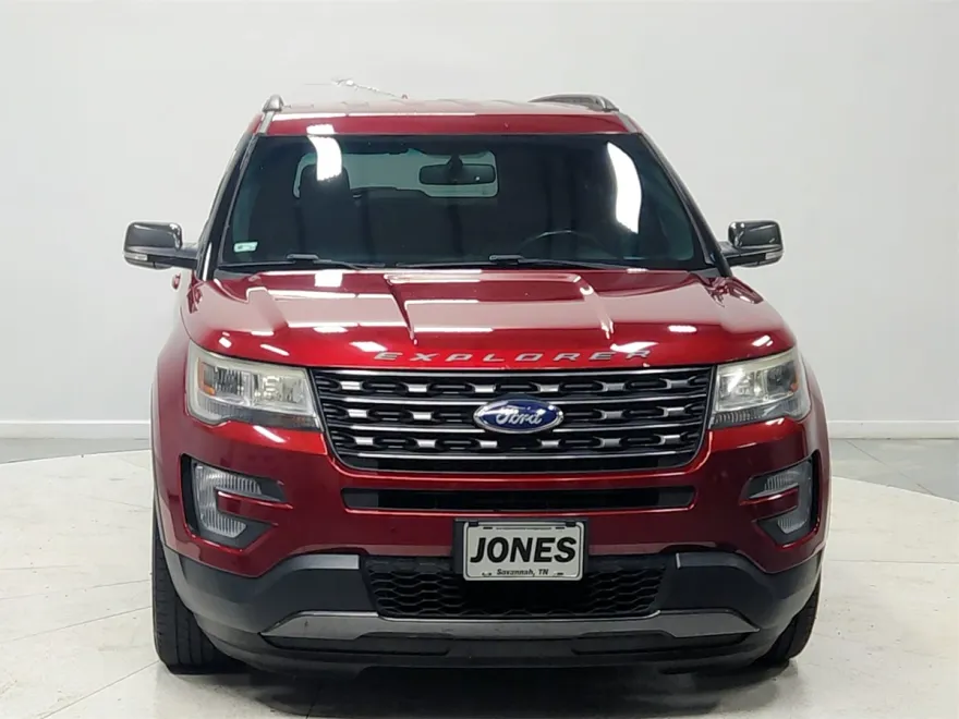 2017 Ford Explorer XLT photo 1