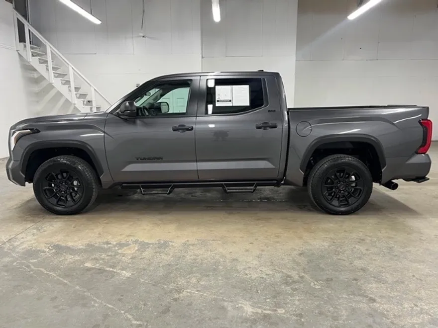 2024 Toyota Tundra SR5 photo 1