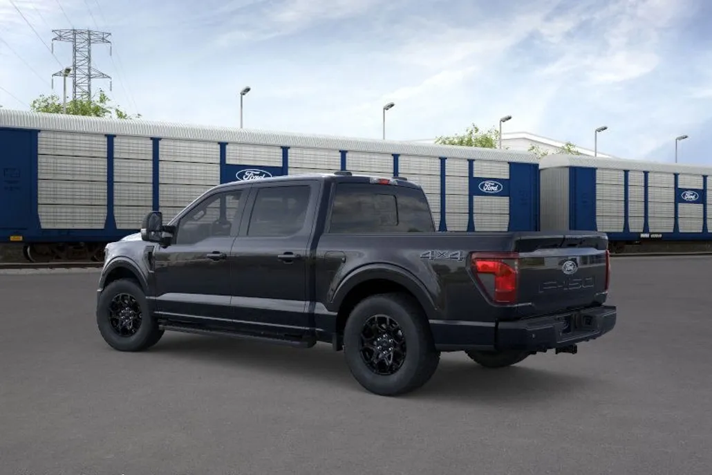 2025 Ford F-150 XLT photo 1
