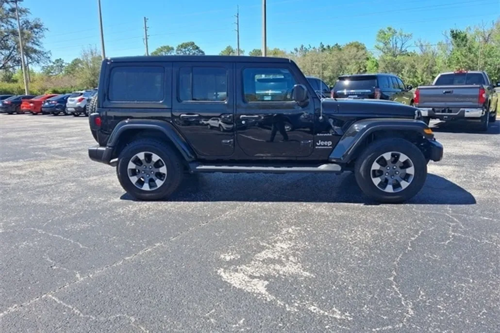 2023 Jeep Wrangler Sahara photo 1