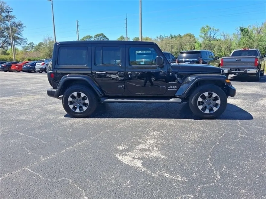 2023 Jeep Wrangler Sahara photo 1