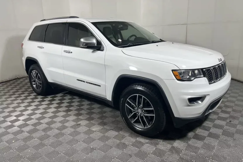 2017 Jeep Grand Cherokee Limited photo 1