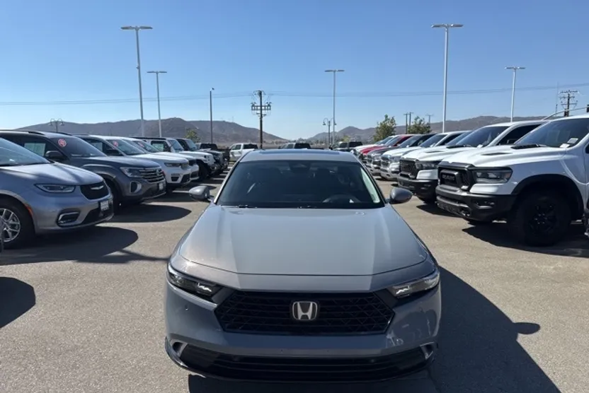 2024 Honda Accord Hybrid Touring photo 1