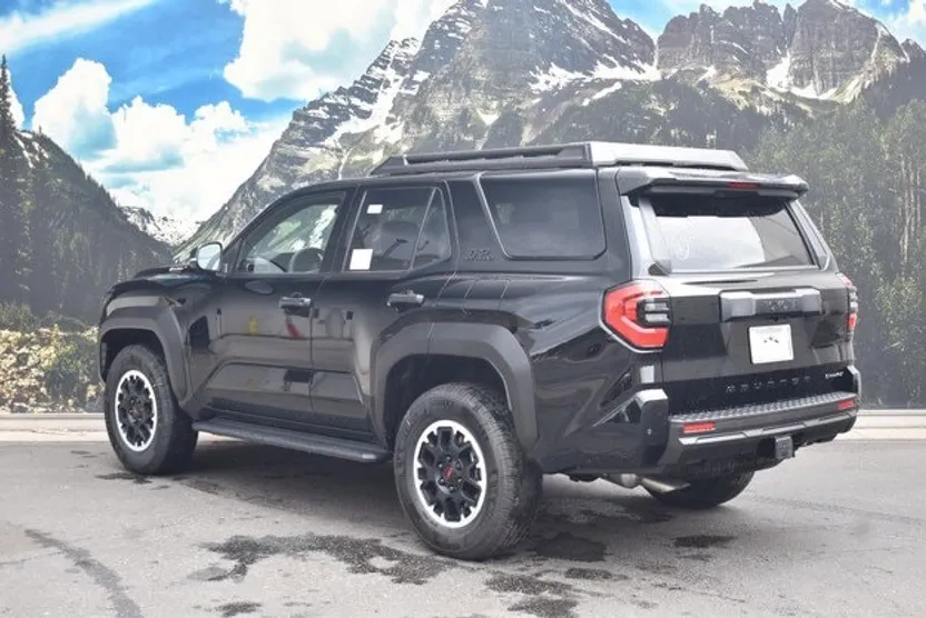 2025 Toyota 4Runner TRD Off-Road photo 1