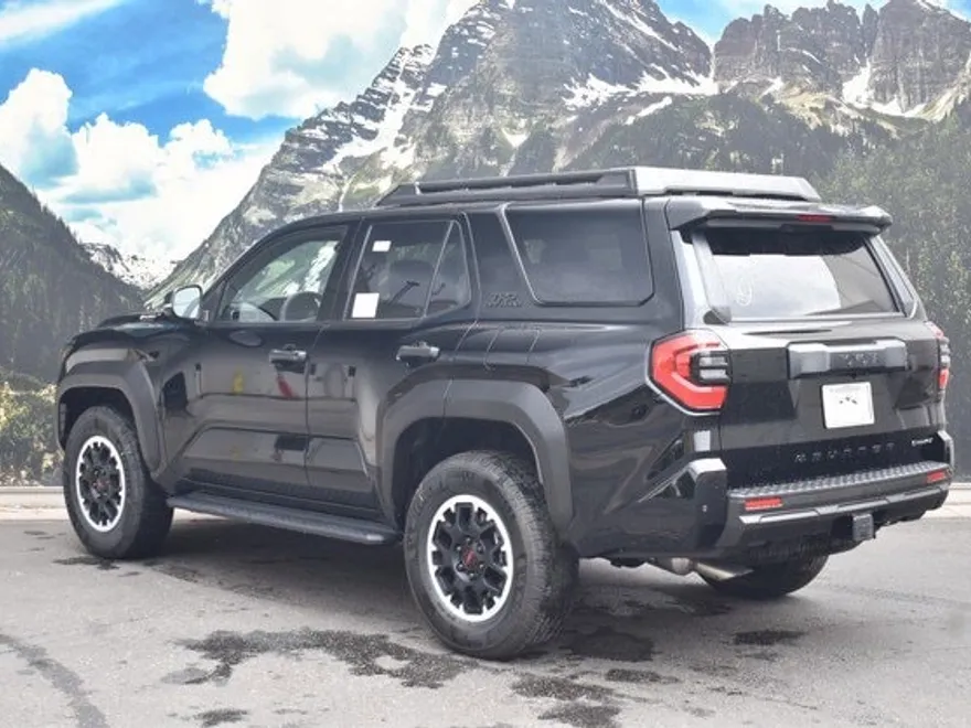 2025 Toyota 4Runner TRD Off-Road photo 1