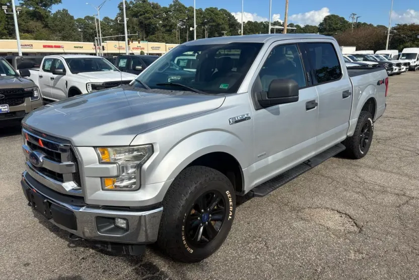 2015 Ford F-150 XLT photo 1