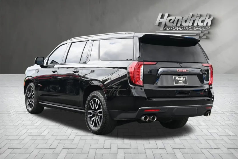 2023 Gmc Yukon XL AT4 photo 1