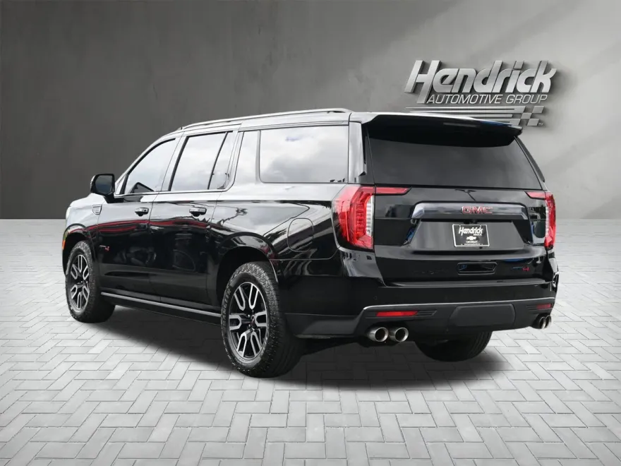 2023 Gmc Yukon XL AT4 photo 1
