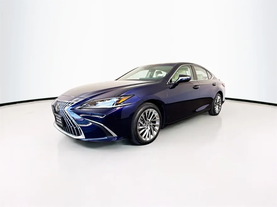 2023 Lexus ES 300h Luxury photo 1