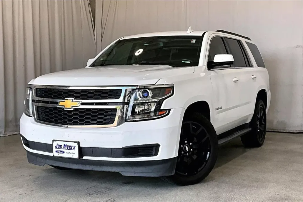 2016 Chevrolet Tahoe LT photo 1