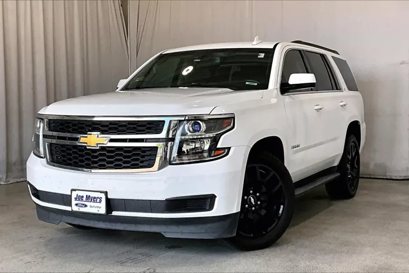 2016 Chevrolet Tahoe LT photo 1