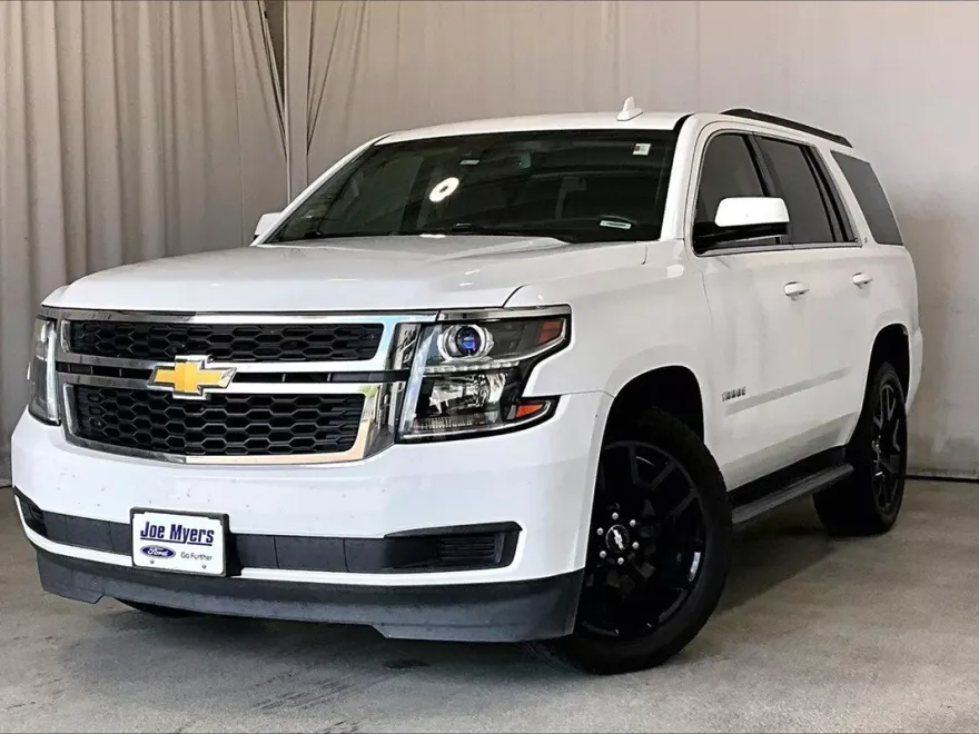 2016 Chevrolet Tahoe LT photo 1