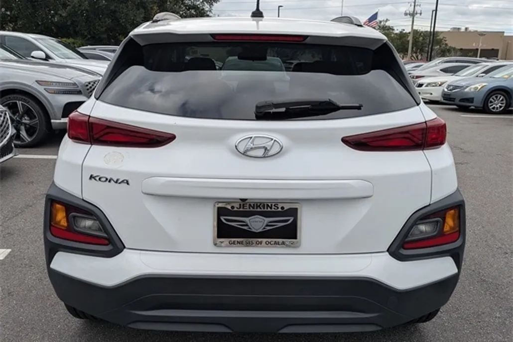 2021 Hyundai Kona SEL photo 1