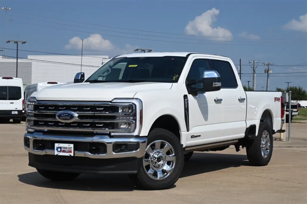 2026 Ford F-250 Lariat photo 1