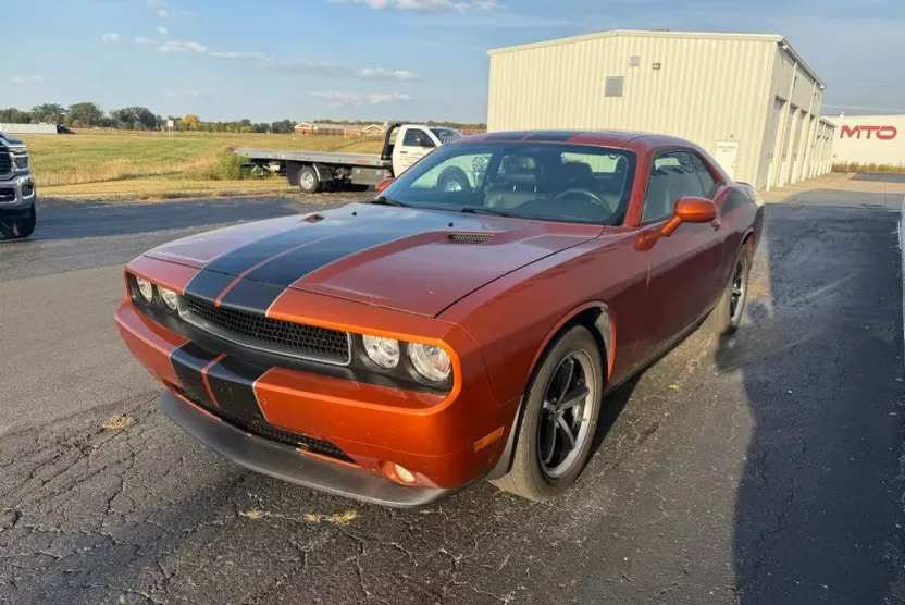 2011 Dodge Challenger photo 1