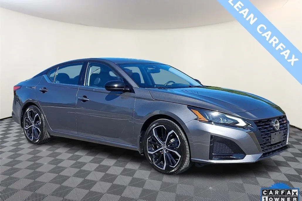 2024 Nissan Altima 2.5 SR photo 1