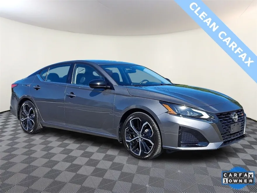 2024 Nissan Altima 2.5 SR photo 1