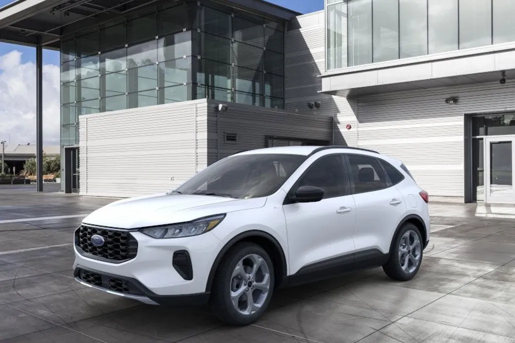 2025 Ford Escape ST-Line photo 1