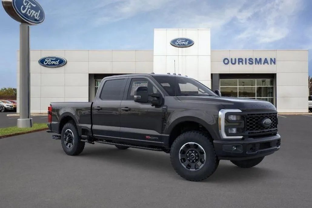 2026 Ford F-250 Lariat photo 1