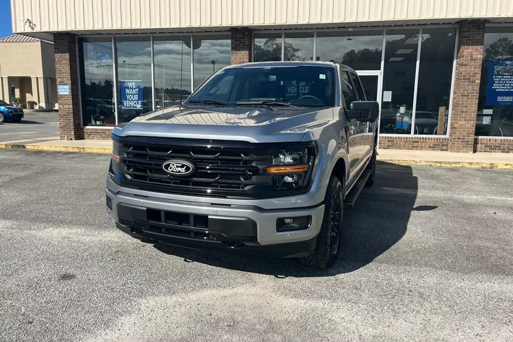 2025 Ford F-150 XLT photo 1