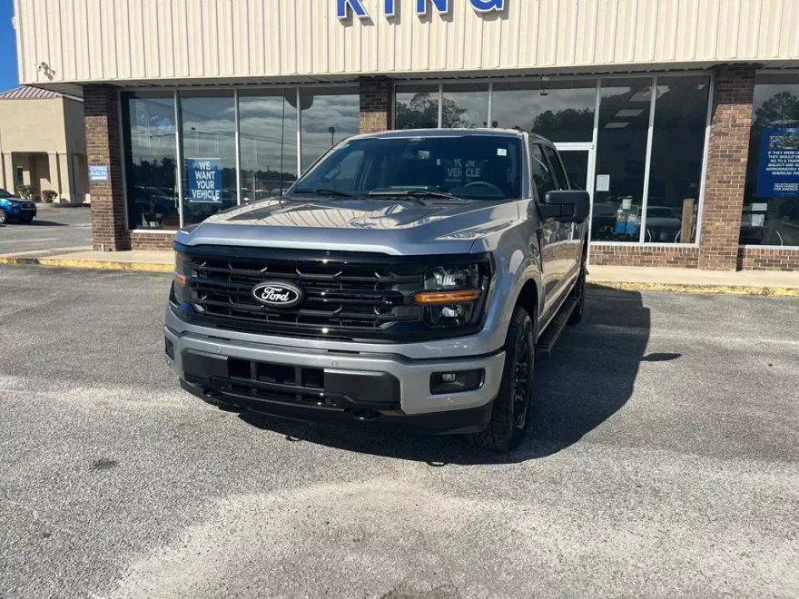 2025 Ford F-150 XLT photo 1