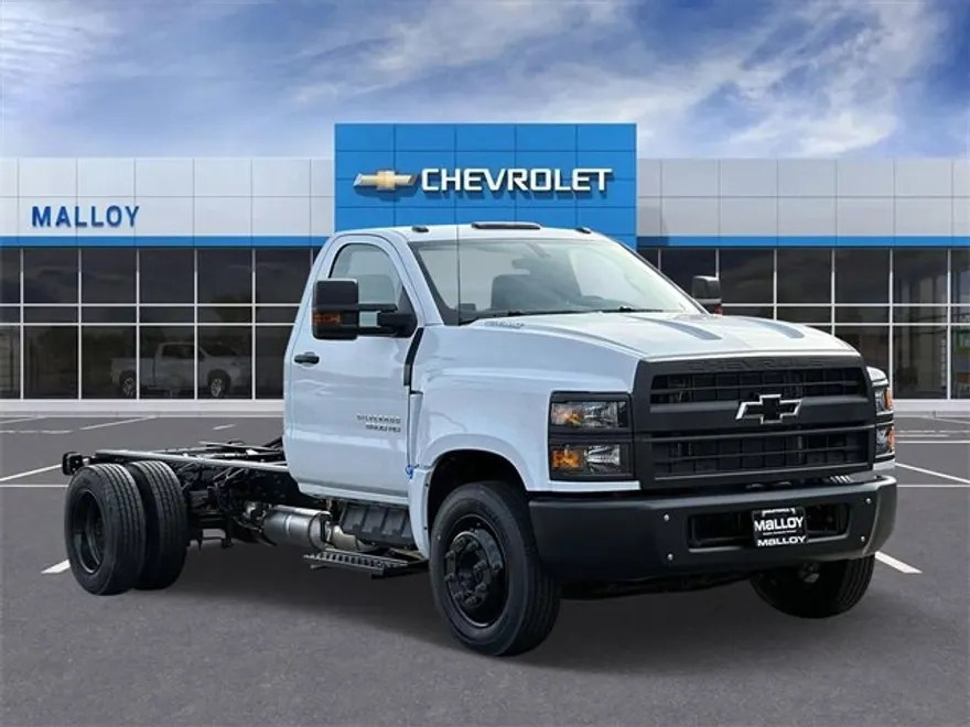 2024 Chevrolet Silverado 5500HD Work Truck photo 1