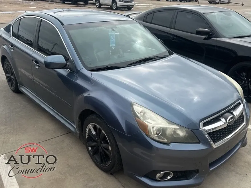 2013 Subaru Legacy 2.5i Limited photo 1
