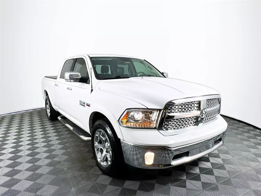 2017 Ram 1500 Laramie photo 1