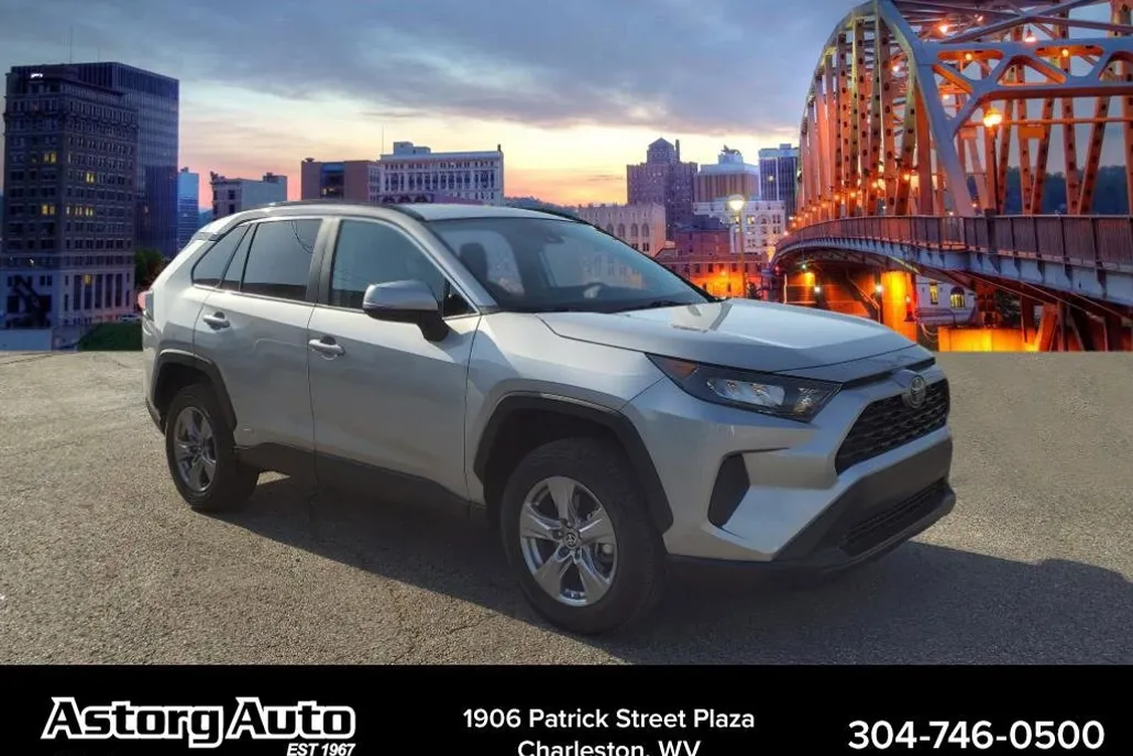 2022 Toyota RAV4 Hybrid LE photo 1