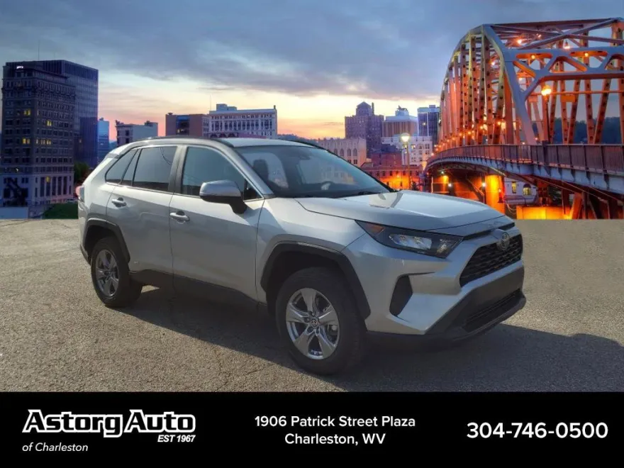 2022 Toyota RAV4 Hybrid LE photo 1