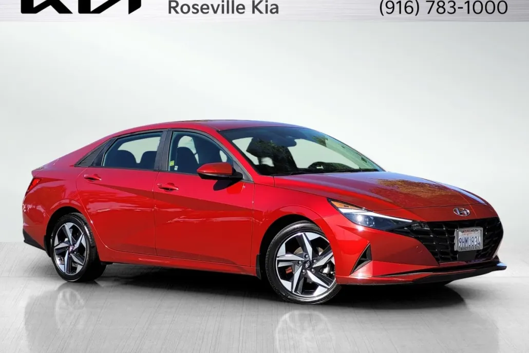 2023 Hyundai Elantra SEL photo 1