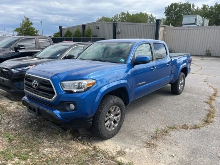 2017 Toyota Tacoma TRD Sport photo 1